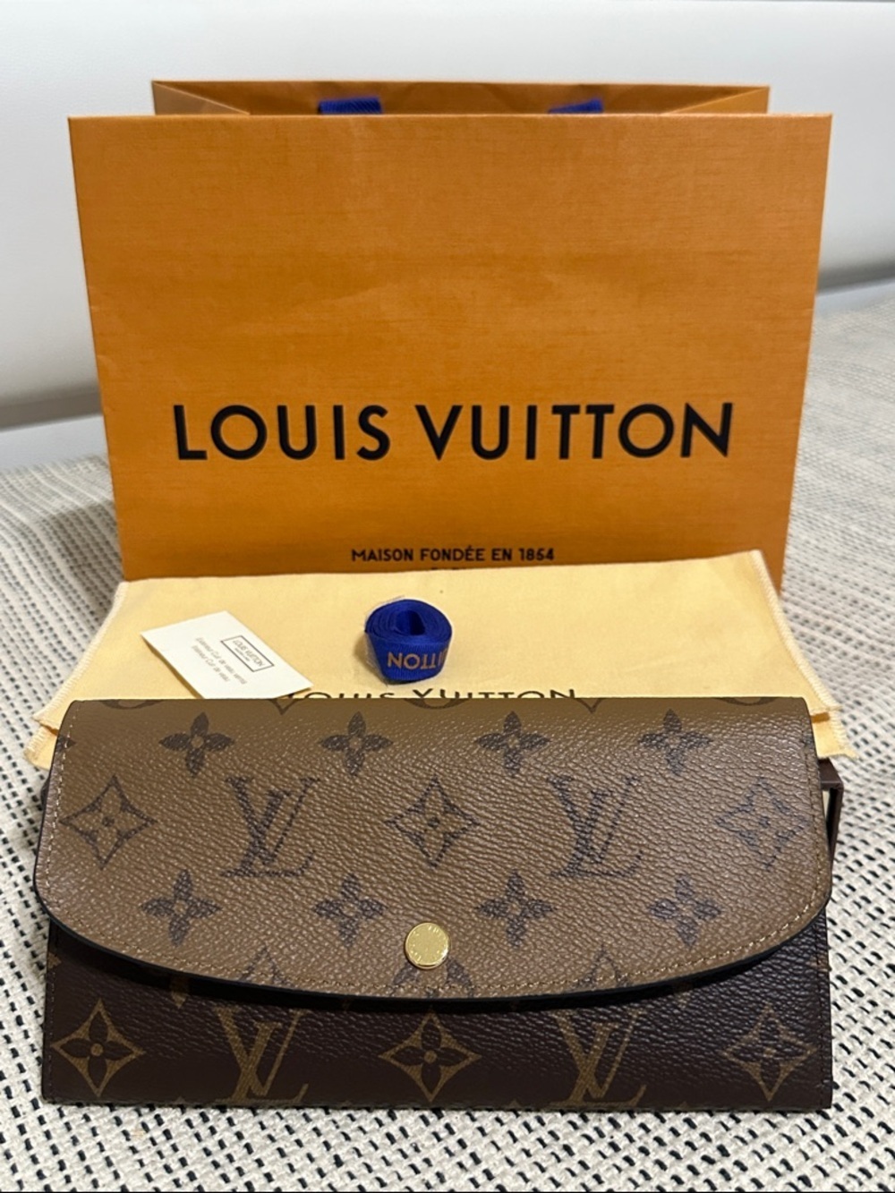 Louis Vuitton Reverse Sarah Wallet - Picture 1 of 12